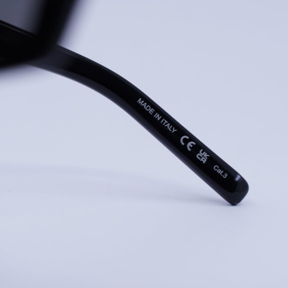 ?️ New Saint Laurent SL570 002 Sunglasses - Black Frame, Silver Mirror Lenses main image 10